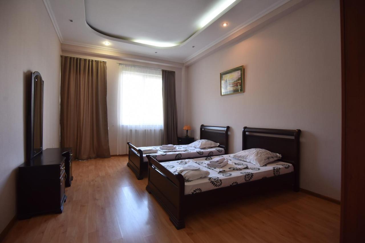 Hotel Vake Palace Tbiliszi Kültér fotó