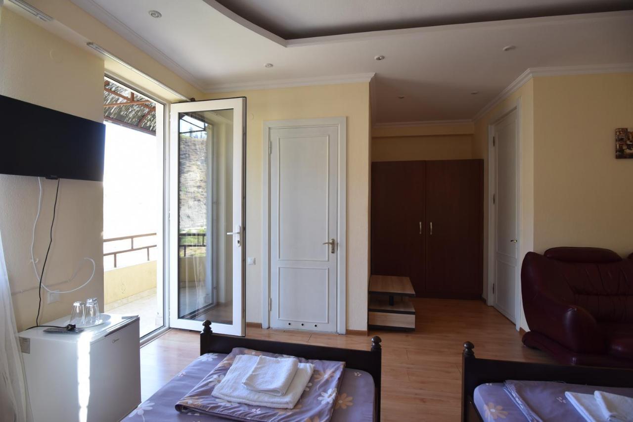 Hotel Vake Palace Tbiliszi Kültér fotó