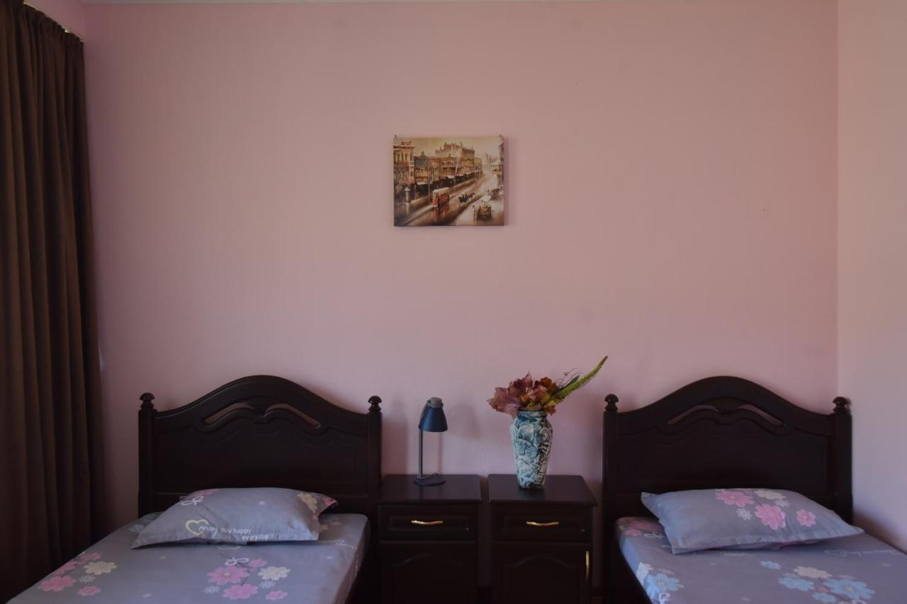 Hotel Vake Palace Tbiliszi Kültér fotó